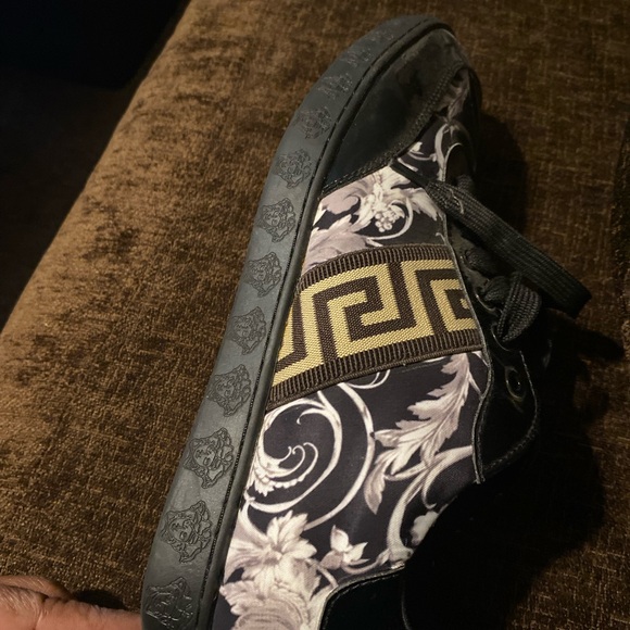 Versace Black and White Floral Sneakers - Picture 7 of 16